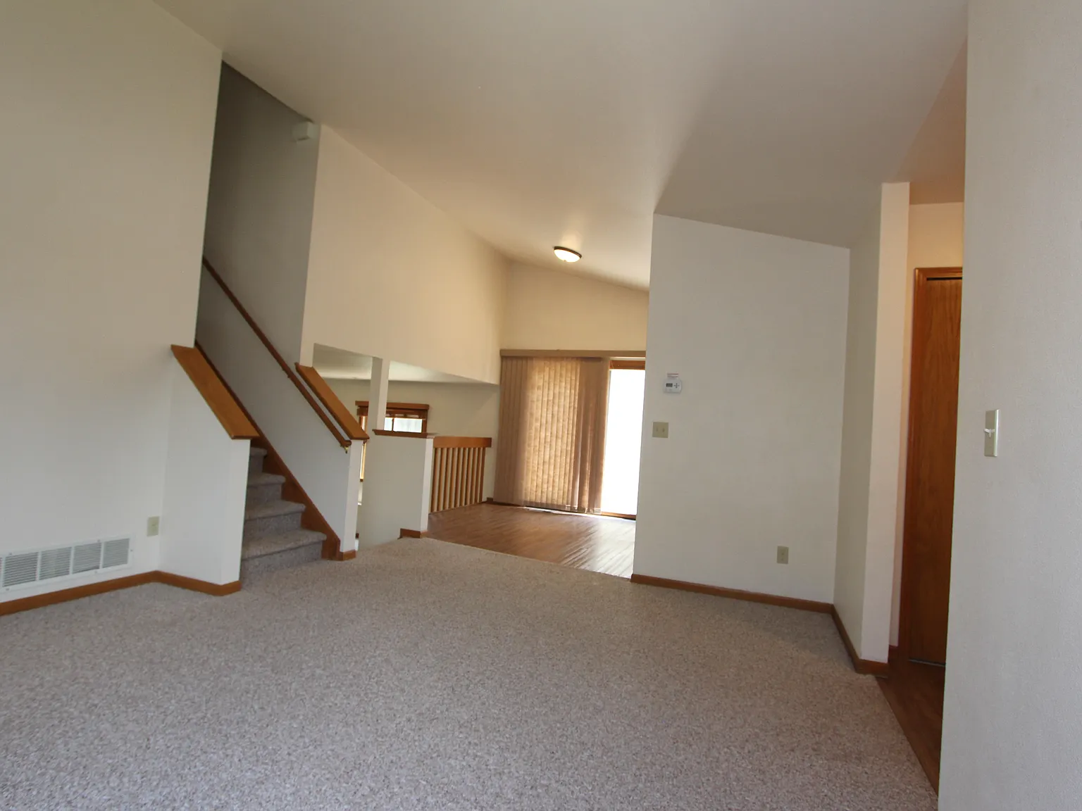 3 bed, 1640 sqft, $2,450 — Photo 3