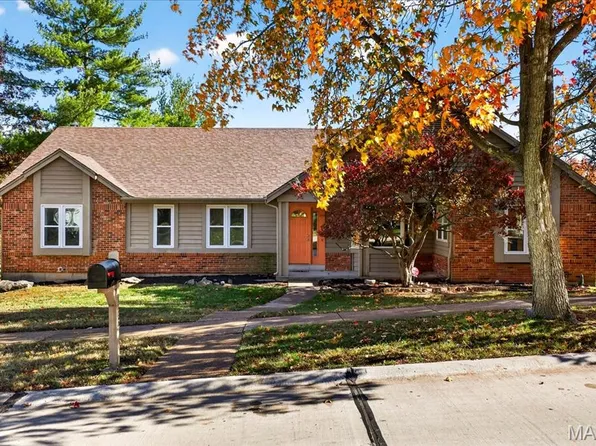 526 Prospector Ridge Dr, Ballwin, MO 63011