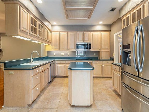 4th image of 3481 Welwyn Way