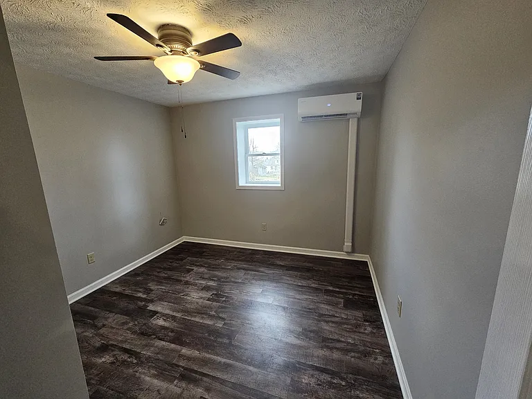 211 Earlene Ct #C — Photo 11