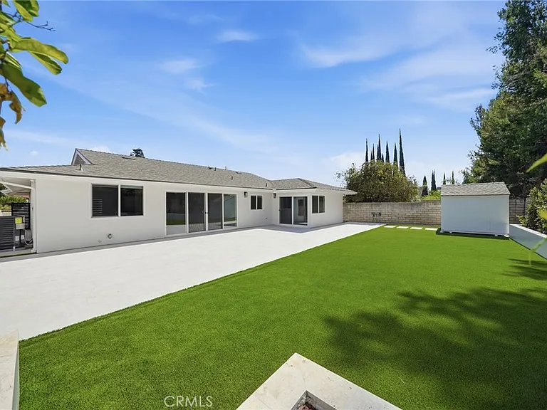 520 W Country Hls — Photo 34