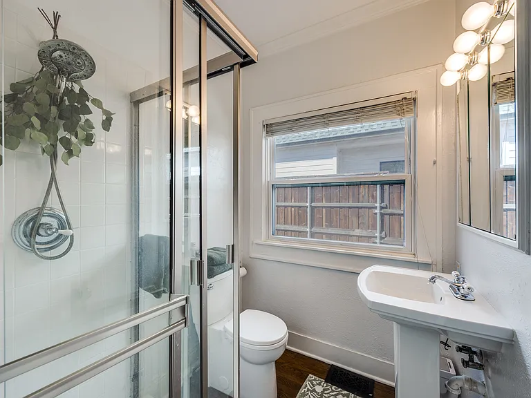 6915 Clayton Ave — Photo 11