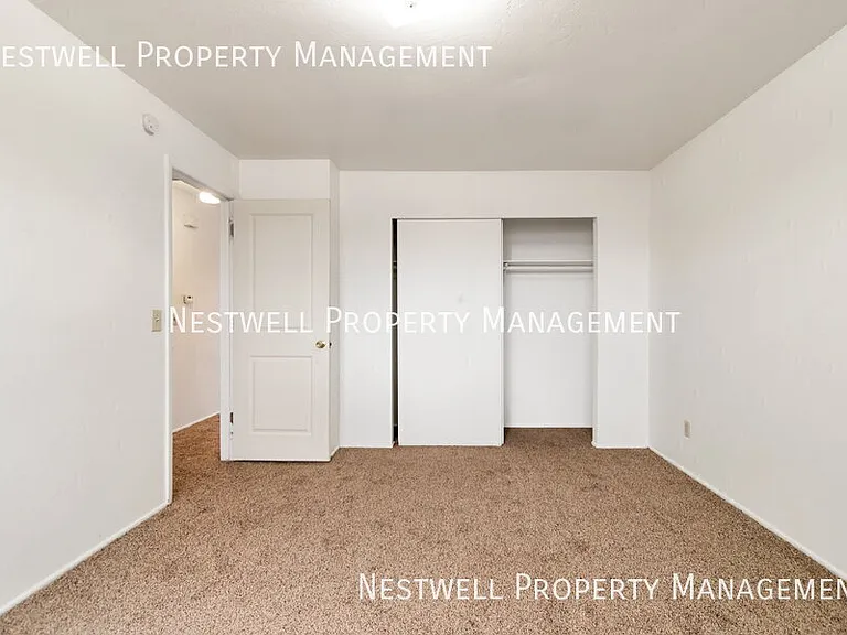 1881 W Lake Park Dr #4 — Photo 8