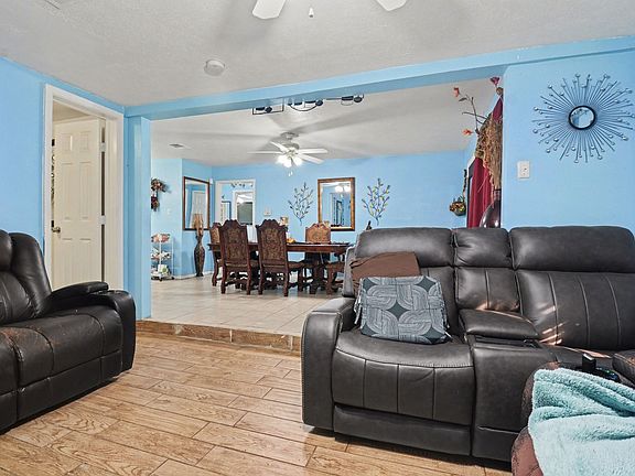 3rd image of 1615 Barlow Ave