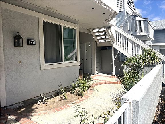 2nd image of 391 Huntington