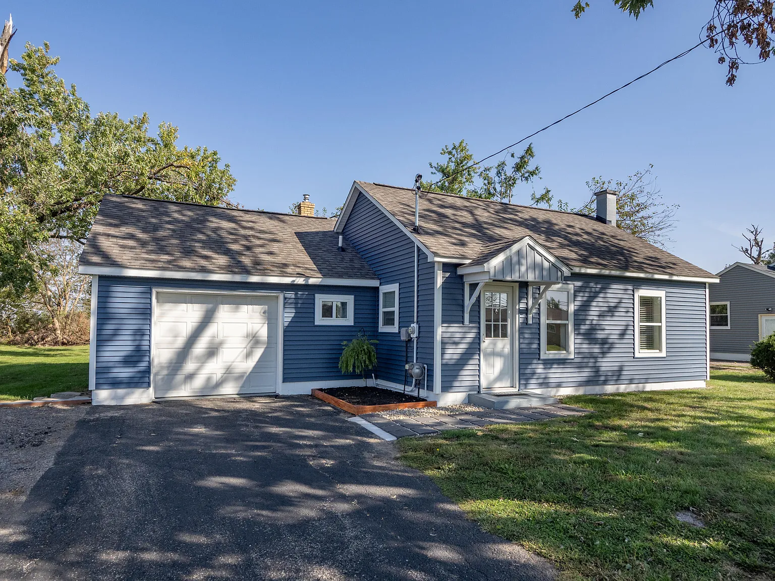 318 Schuring Rd photo 1
