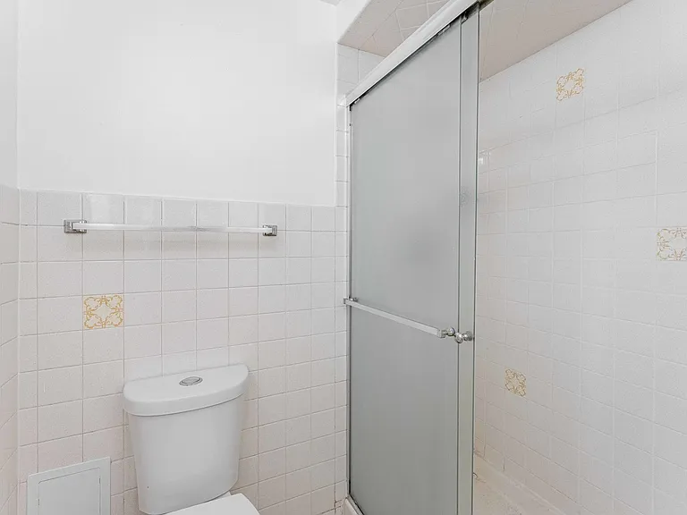 3158 N Neenah Ave #1C — Photo 12