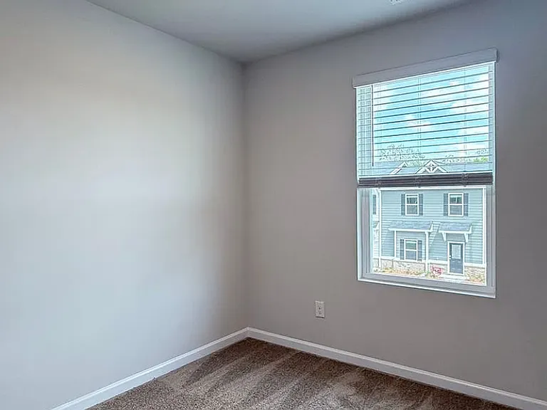 3276 Hamlet Loop — Photo 13