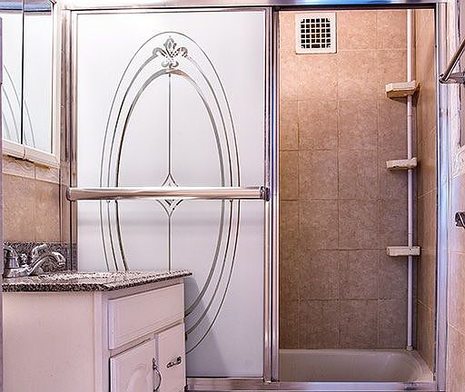 3rd image of 221 E 36th St #3C