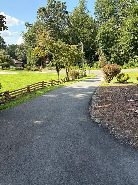 3 bed, 2000 sqft, $2,100 — Photo 3