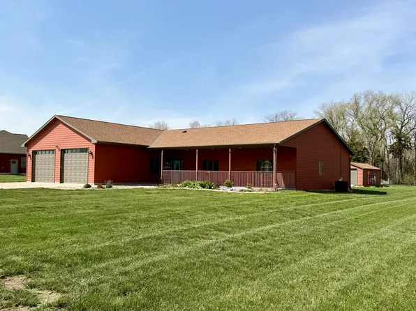 410 Nathan Ave, Mitchell, SD 57301