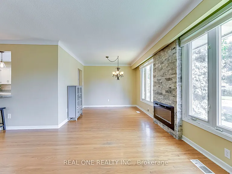 604 Bridle Wood — Photo 9