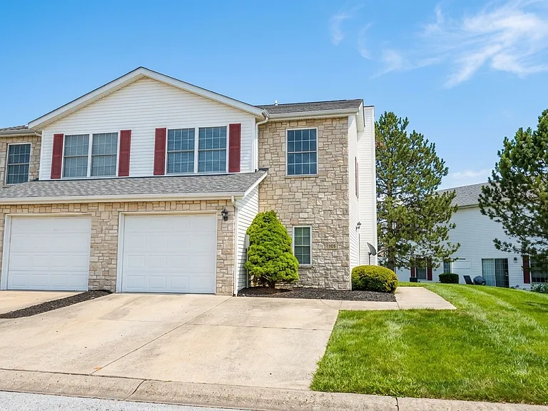3590 S Oaklawn Cir — Photo 1