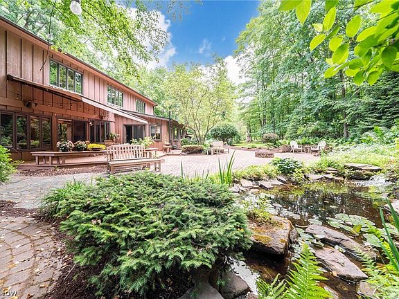 5th image of 242 Springdale Ln