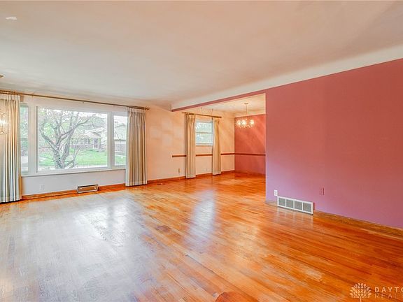 5th image of 42 Hayden Dr