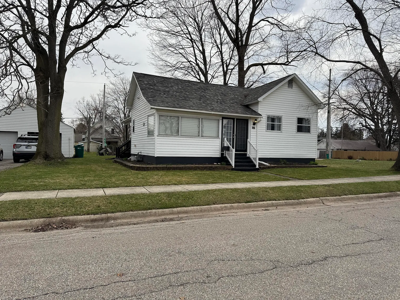 311 John St photo 1