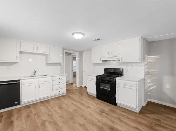 306 W Houston St, Leonard, TX 75452