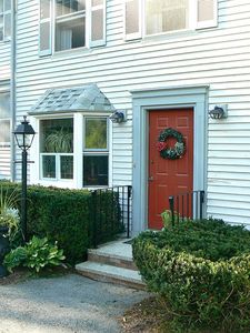 83 Middle St APT 2, Hallowell, ME, 04347