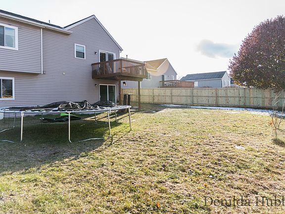 5th image of 610 Birch Run St