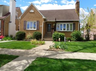 3532 N Pioneer Ave, Chicago, IL 60634