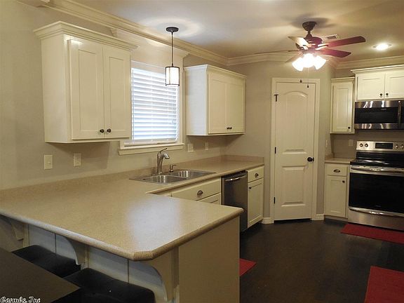 5th image of 201 Redwood Ln