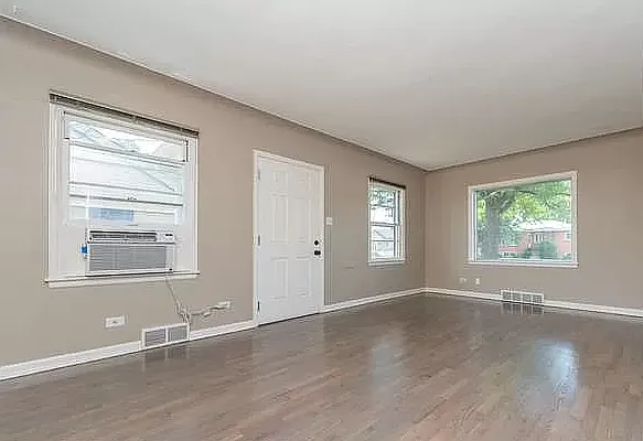 3906 S Logan St — Photo 3