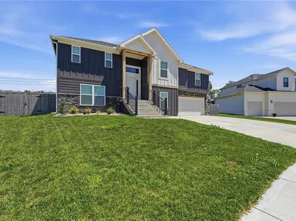 20113 Cider Ct, Weston, MO 64098