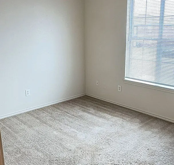 3310 Barcelona Dr — Photo 6