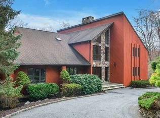 5 Sunrise Ter, Kinnelon, NJ 07405