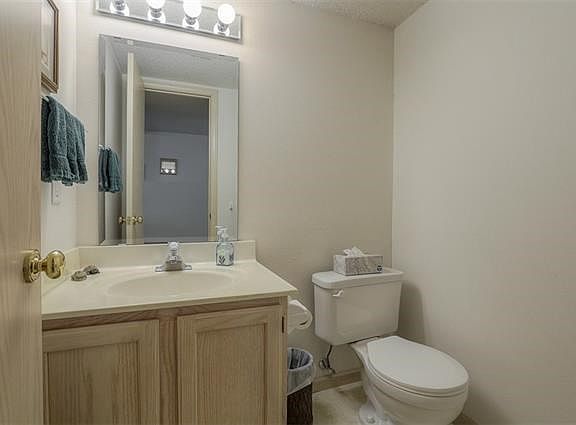 5th image of 5937 NE Moonstone Dr #17-D