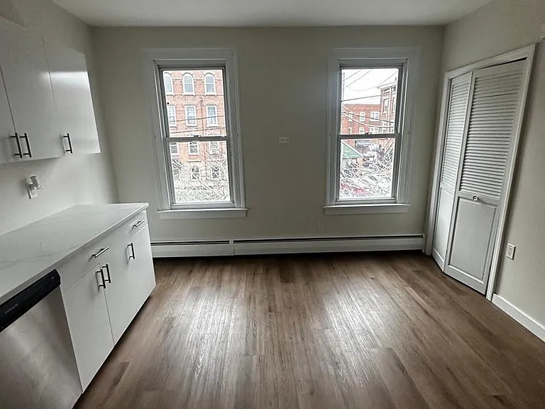 10 Clark St #2 — Photo 4