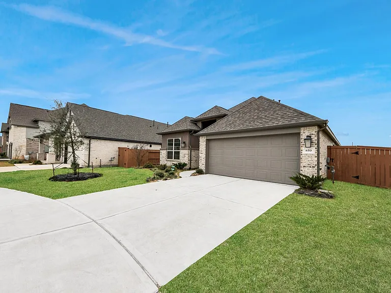 859 Sarasota Shore Dr — Photo 3
