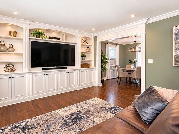 2nd image of 26 Funston Pl