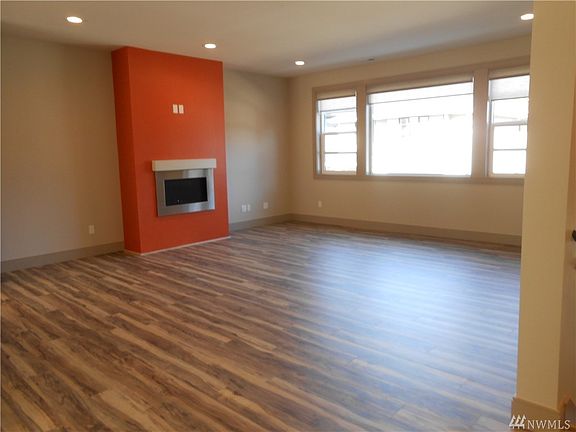 4th image of 14115 74th Ct NE