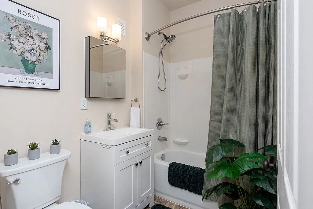 5 bed, 1625 sqft, $7,500 — Photo 4