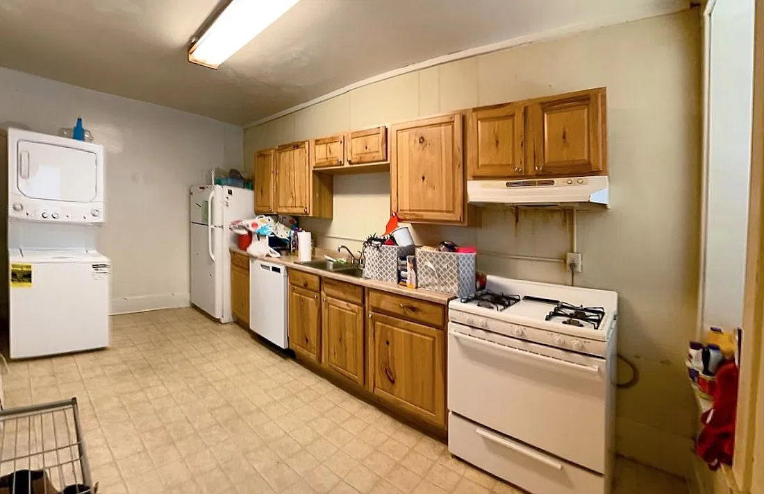 3 bed, 1809 sqft, $2,272 — Photo 4