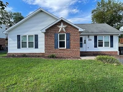 1st image of 906 Harmon Cir
