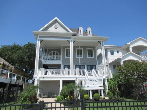 511 Bay Ave, Kemah, TX 77565