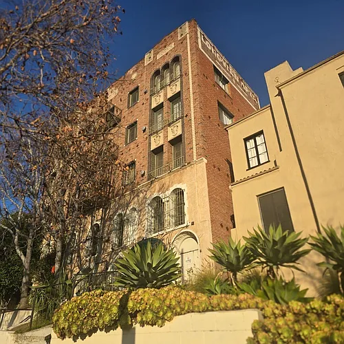 318 N. Mariposa Ave. Photo 1