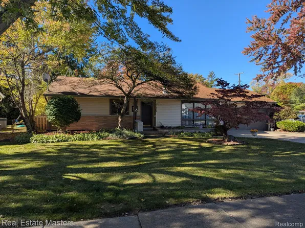 1410 Colorado St, Marysville, MI 48040