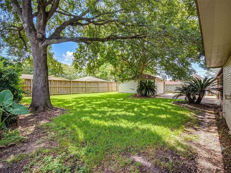 2117 Willow Wisp Dr — Photo 36
