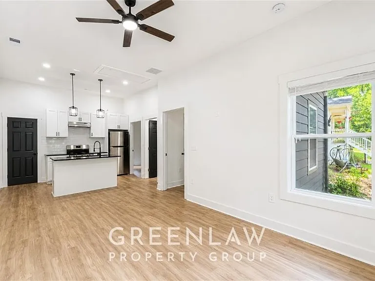 1226 Byewood Ln — Photo 4