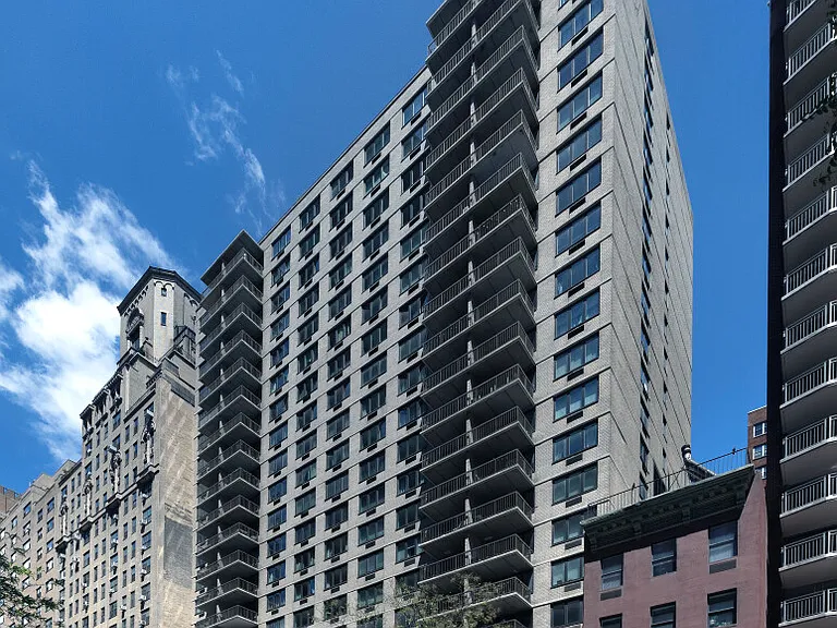 115 E 34th St #301 — Photo 3