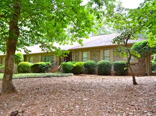 1541 Kings Xing, Stone Mountain, GA 30087
