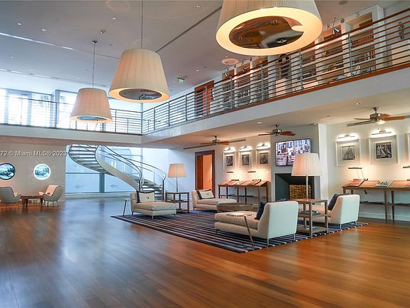 5th image of 2627 Bayshore Dr #906