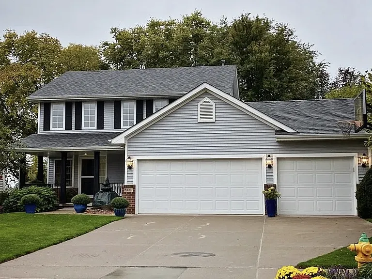 2901 E Diehl Ave — Photo 1