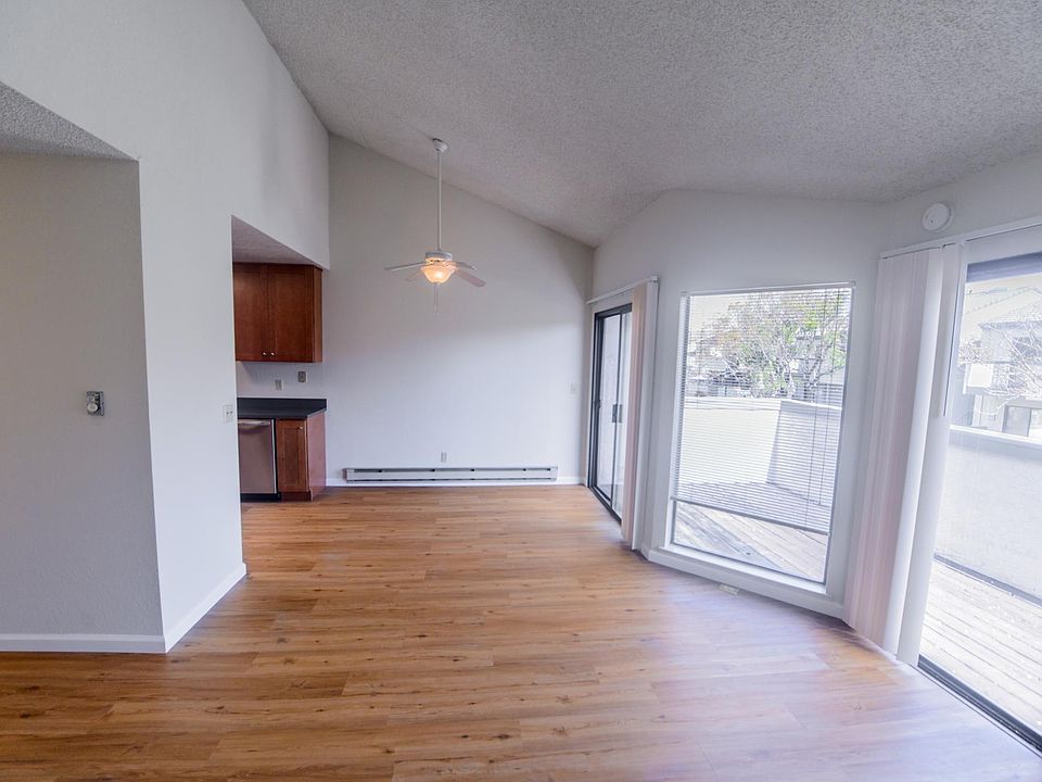 1st image of 40868 Inglewood Cmn