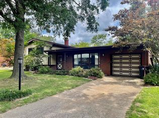 655 Grove Ave, Wood River, IL 62095