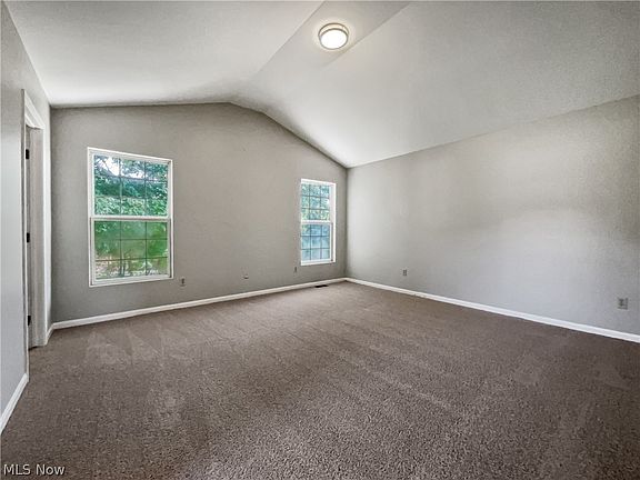 5th image of 25028 Rushmore Ct