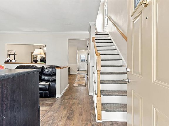 4th image of 4500 Marlwood Way